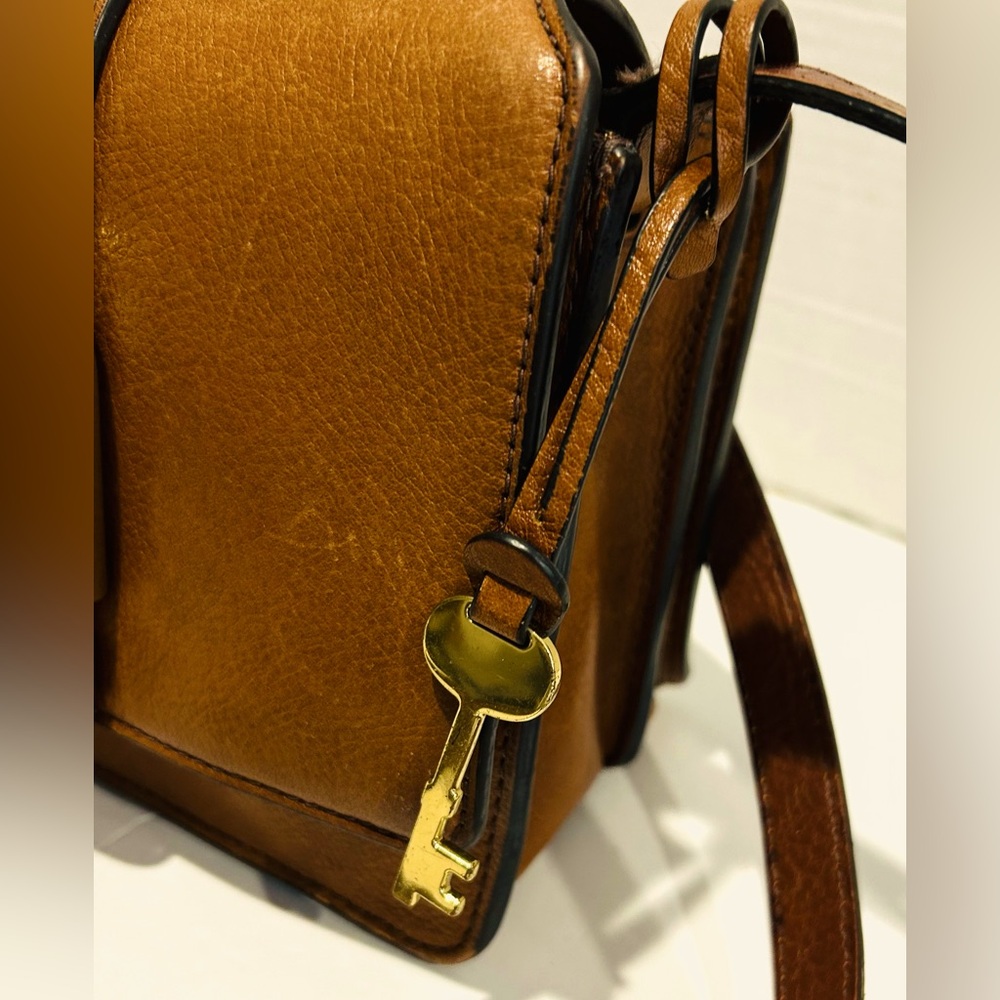 Fossil leather crossbody top handle purse - Picture 3 of 15
